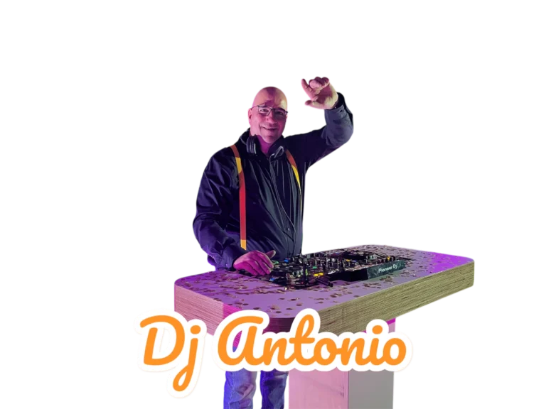 Dj Antonio uitgesneden